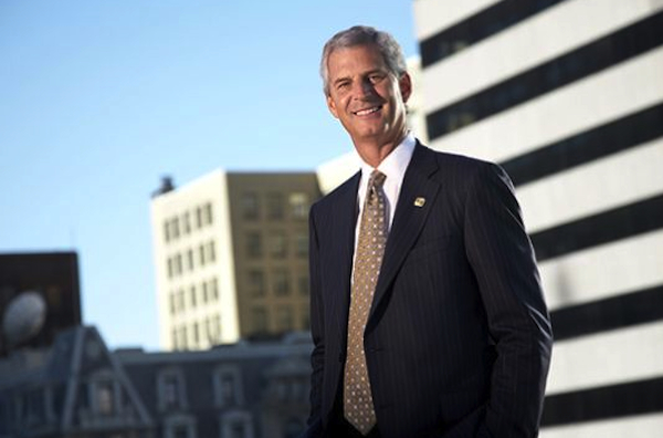 As he prepares to retire from Fifth Third, Kevin Kabat is devoting extra time as chair of the 2015 United Way campaign