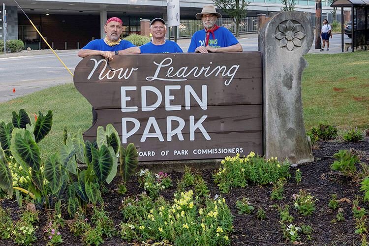 Whether iconic destinations such as Eden Park or nestled neighborhood pocket parks, natural settings rekindle WORMS members’ connections to local parks.